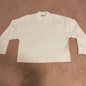 Zara Women’s Long Sleeve White Oversized Sweater Small Size